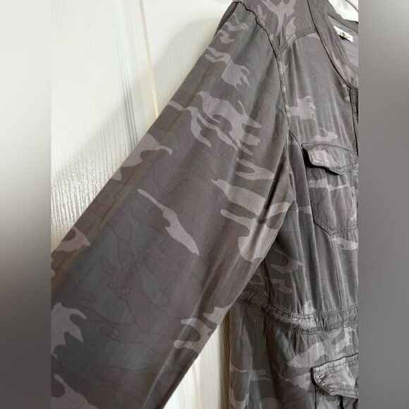 Maurice’s Gray Camo Cinch Waist Jacket‎ - Size Large full zip rayon - Picture 3 of 15